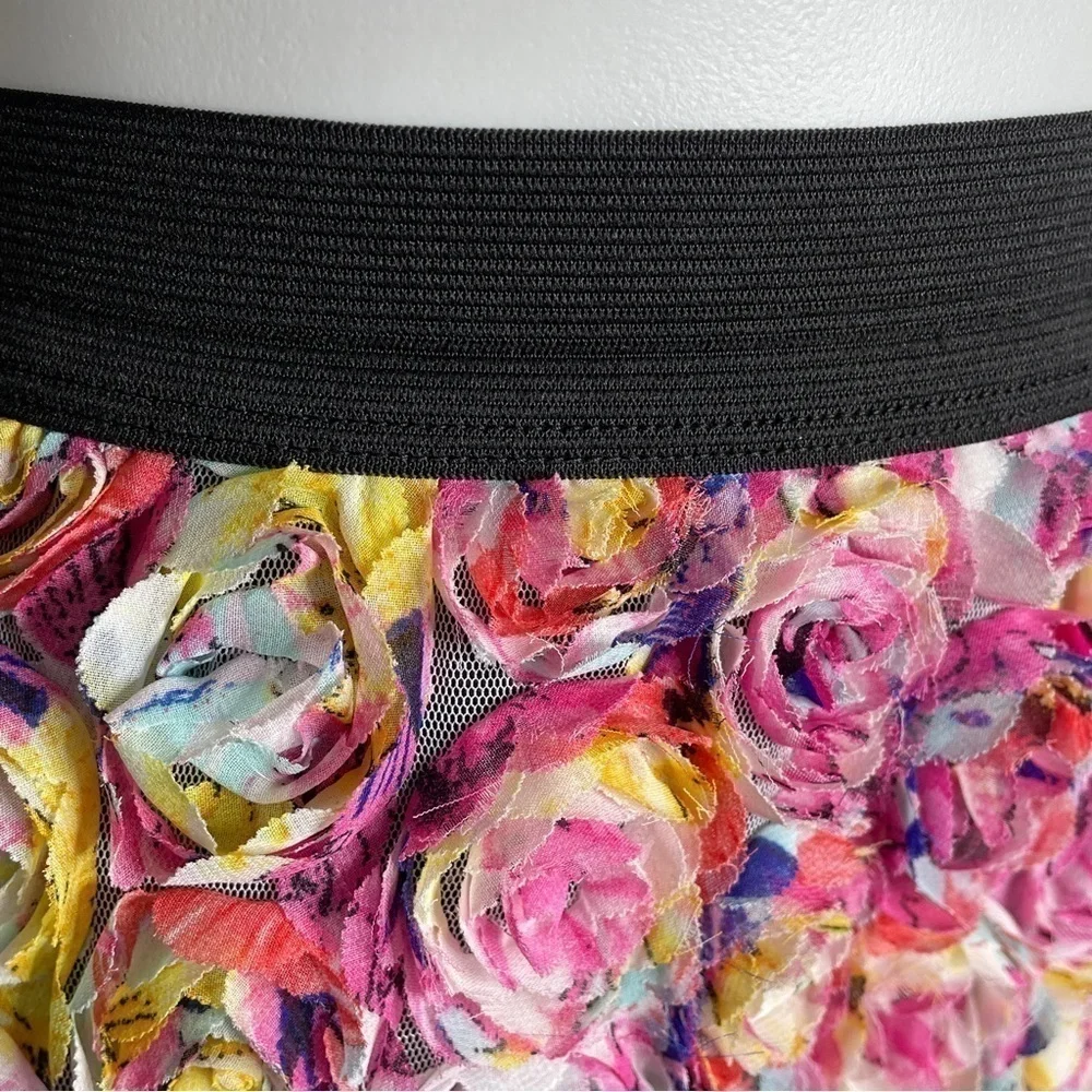 Leith 3D floral skirt small